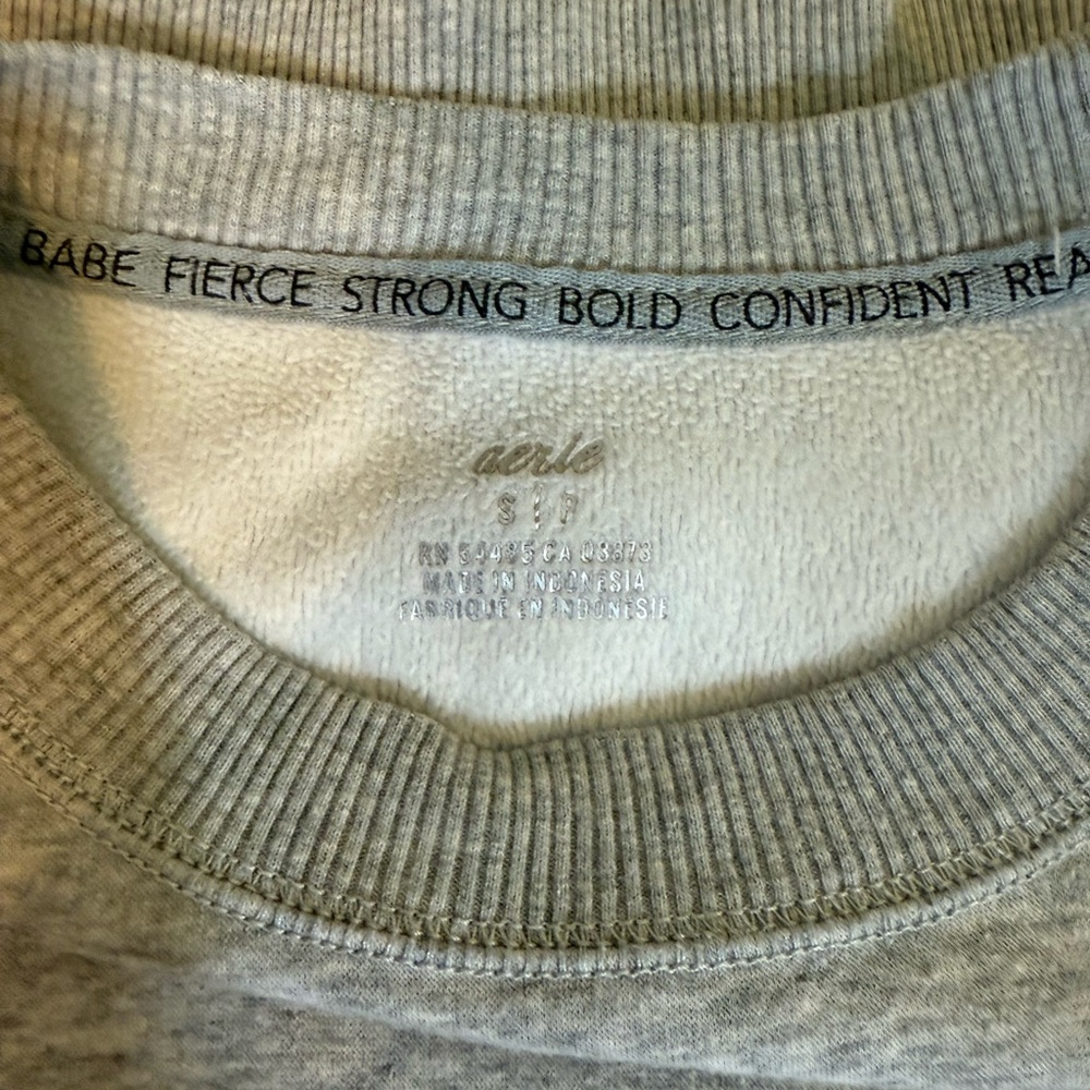 aerie oversized grey sweatshirt with split hem on sides size small - Picture 10 of 10